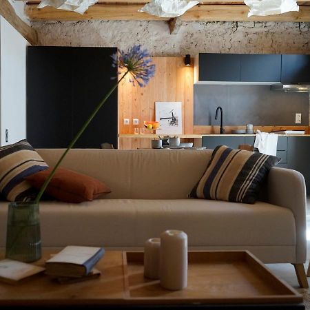 Can Tat, Loft In A Old Coach House Sant Jordi Desvalls エクステリア 写真