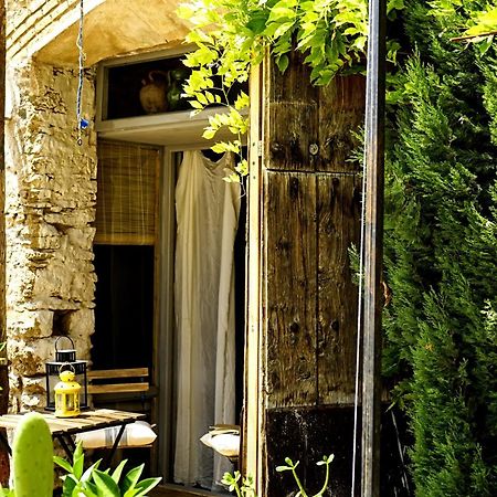 Can Tat, Loft In A Old Coach House Sant Jordi Desvalls エクステリア 写真