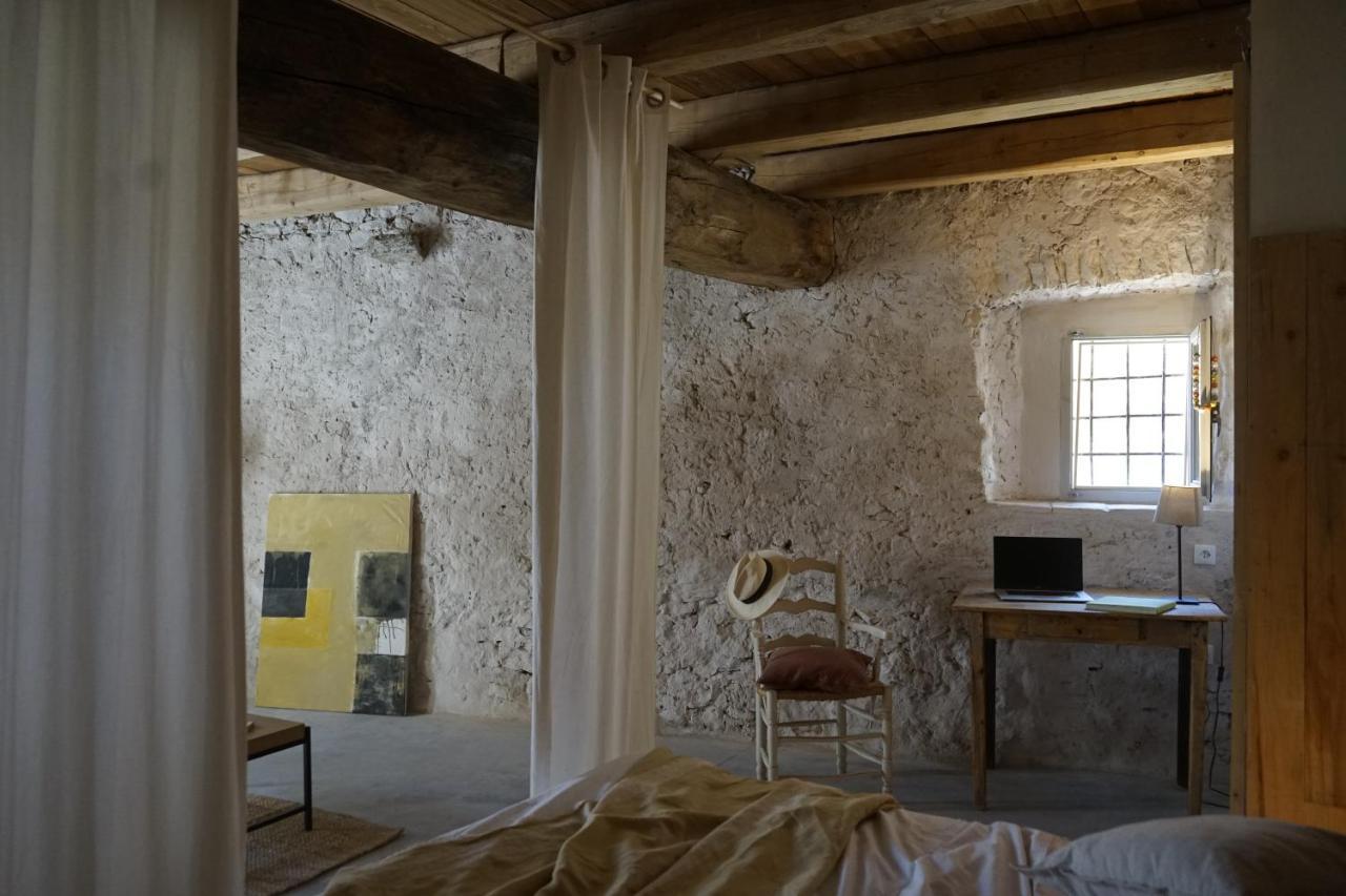 Can Tat, Loft In A Old Coach House Sant Jordi Desvalls エクステリア 写真