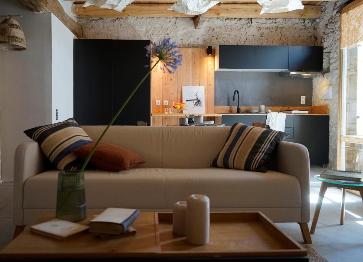 Can Tat, Loft In A Old Coach House Sant Jordi Desvalls エクステリア 写真