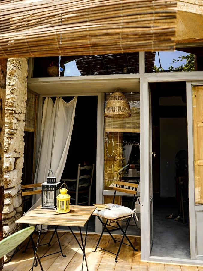 Can Tat, Loft In A Old Coach House Sant Jordi Desvalls エクステリア 写真