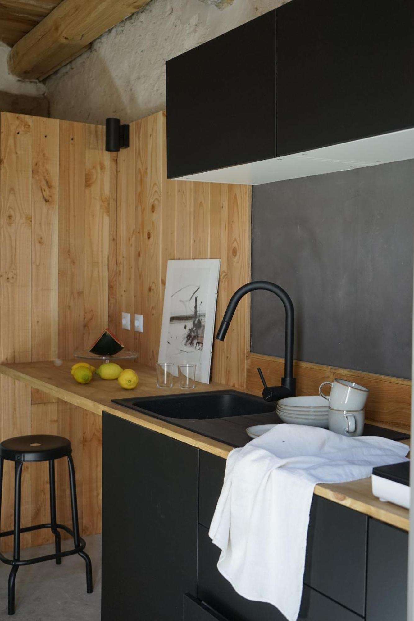 Can Tat, Loft In A Old Coach House Sant Jordi Desvalls エクステリア 写真
